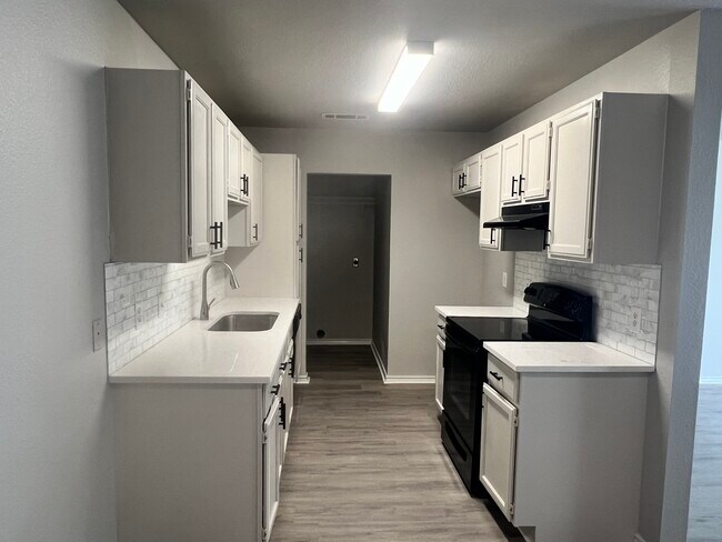 Photo - 8124 Marydean Ave Townhome