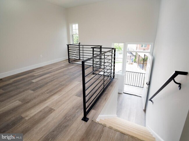 Photo - 303 Fountain St