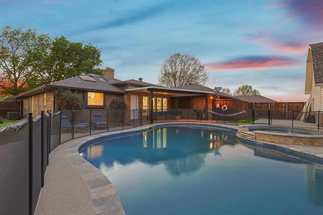 Photo - 3322 Darby Ln