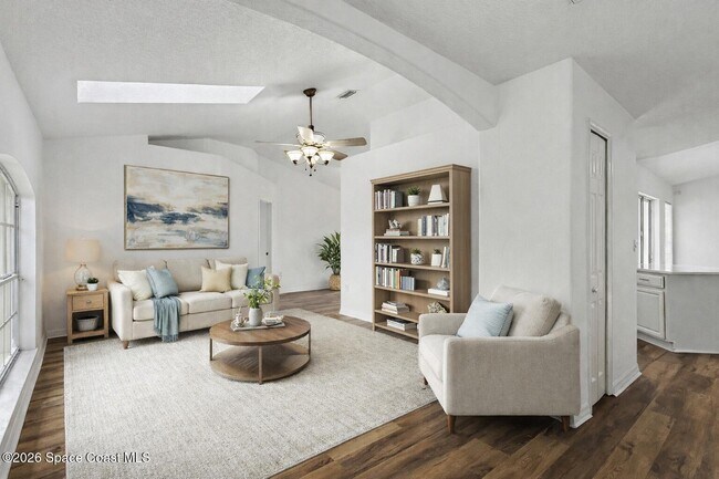 Photo - 998 Haas Ave NE