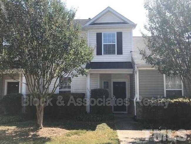 Photo - 505 Auburn Square Dr House