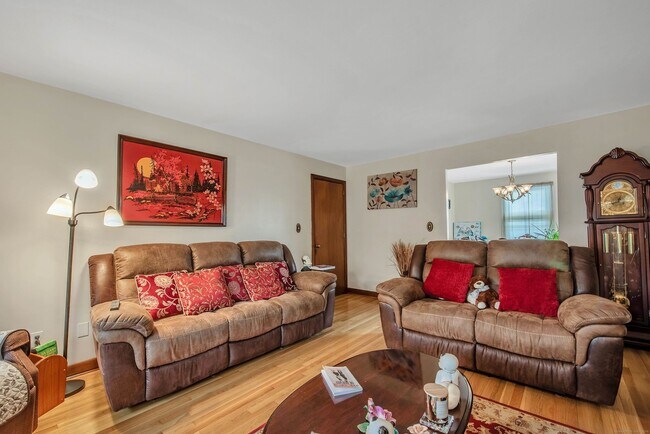 Photo - 36 Kingswood Rd Unit 2