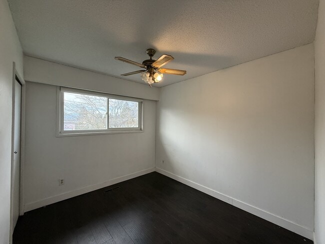 Photo - 46030 Avalon Ave