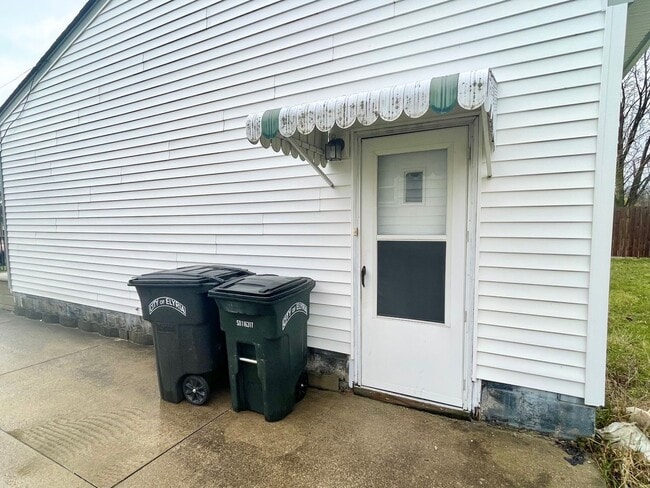 Photo - 3 Bed -1 Bath Single Family in Elyria