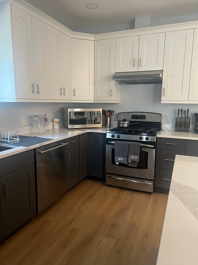 Photo - 4814 N Ridgeway Ave Unit #1