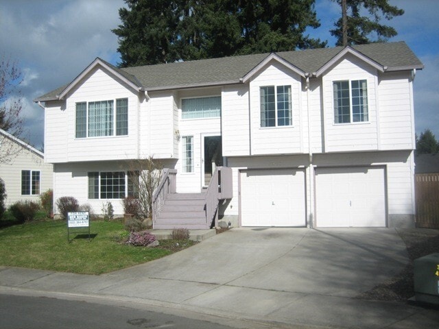 4Bd/3Ba Two Story House - Available to View! - 4Bd/3Ba Two Story House - Available to View!