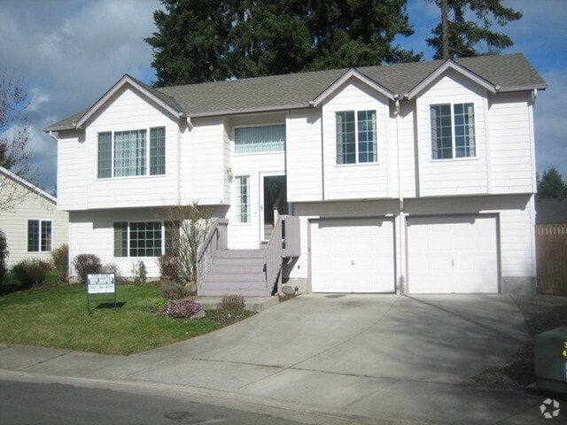 Building Photo - 4Bd/3Ba Two Story House - Available to View!