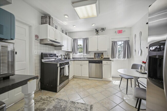 Photo - 4057 Benning Rd NE