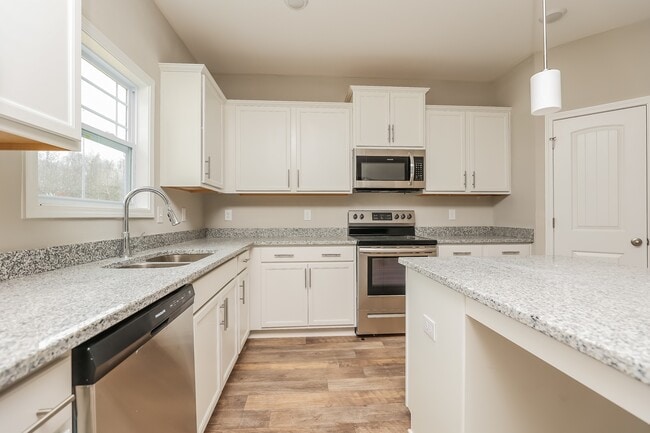 Photo - 1156 Black Oak Cir