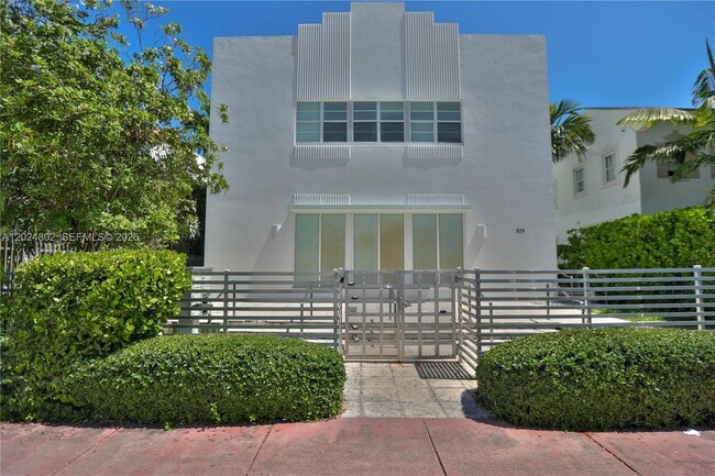 935 Euclid Ave Unit 6