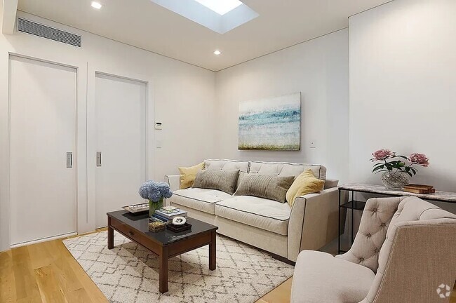 Building Photo - 7 Rivington St Rental