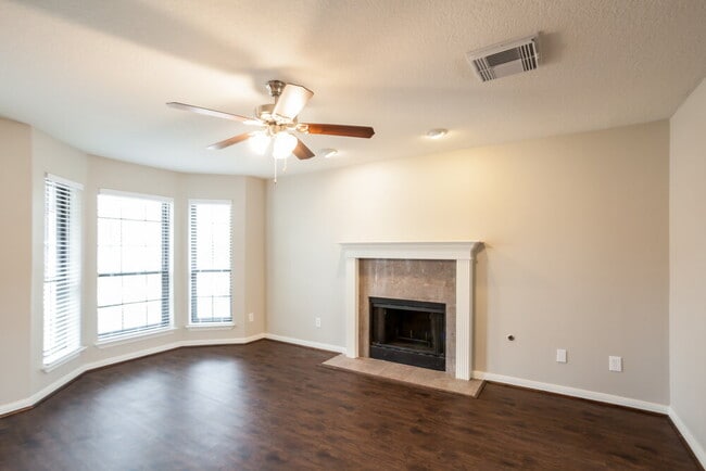 Photo - 501 Hunters Ln