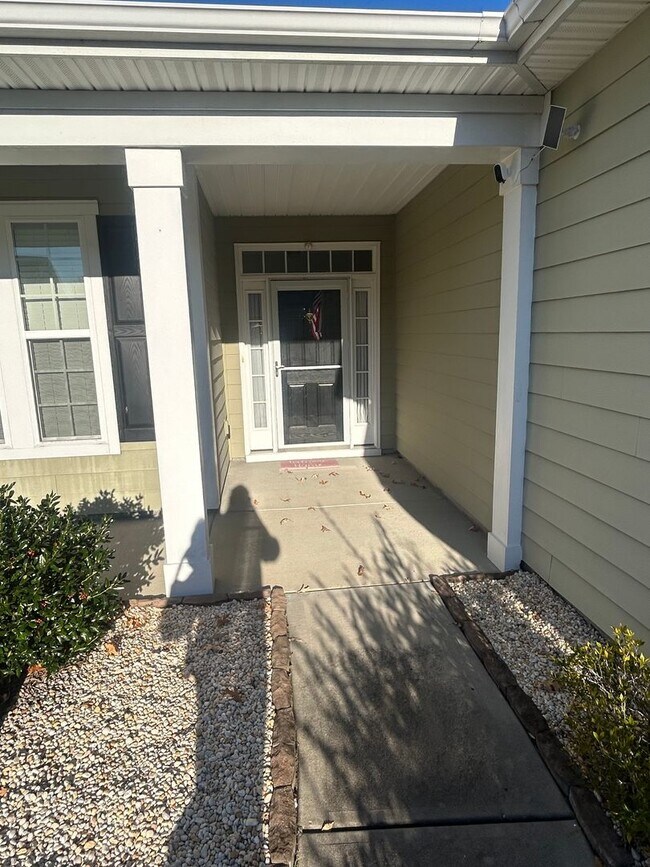 Photo - 1189 Parish Way