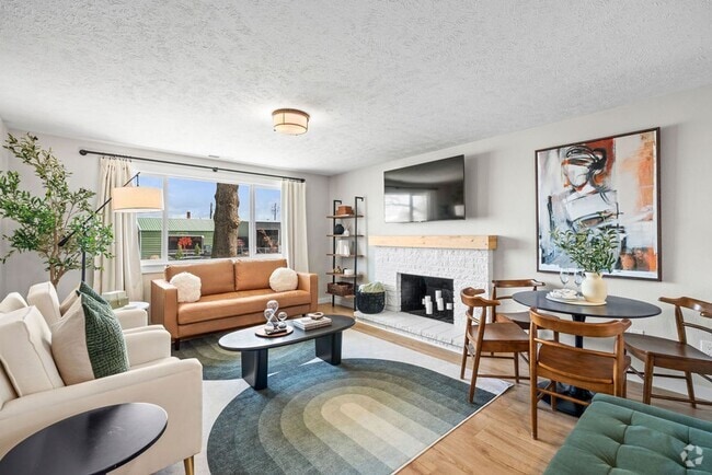 Building Photo - Trendy 2B/1B Unit C I Near Gonzaga/WSU/EWU... Rental