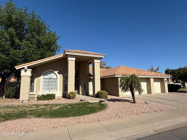 Photo - 902 W Sherri Dr