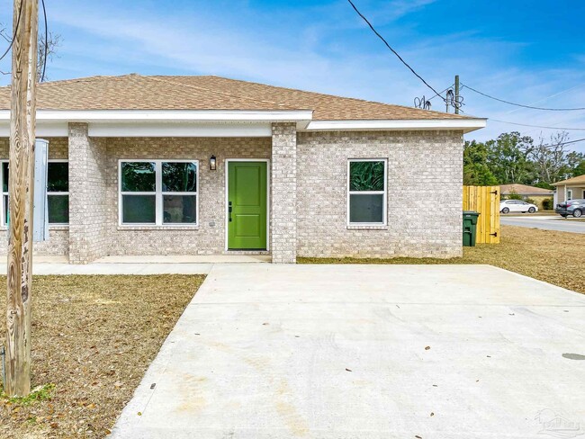 Building Photo - 440 Hancock Ln