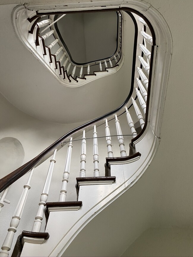 foyer spiral staircase - 336 Main St
