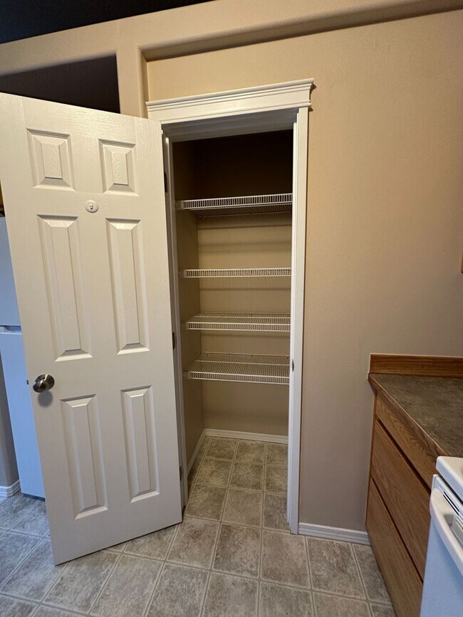 Photo - 3 Bedroom / 2 Bathroom Single Level Duplex in Madras