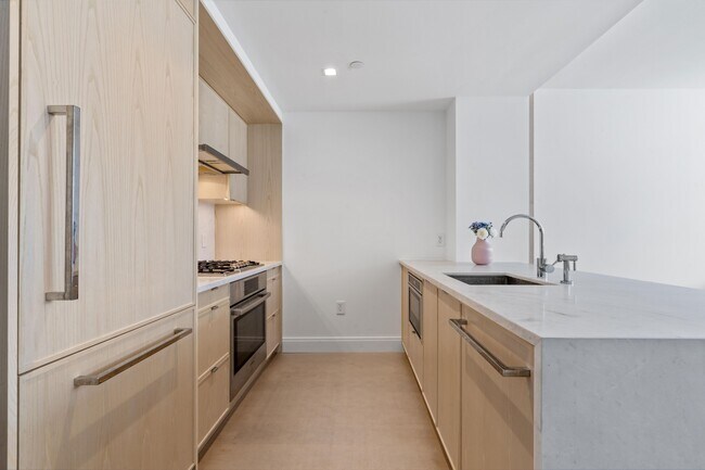 Photo - 37-14-37-34 34th St