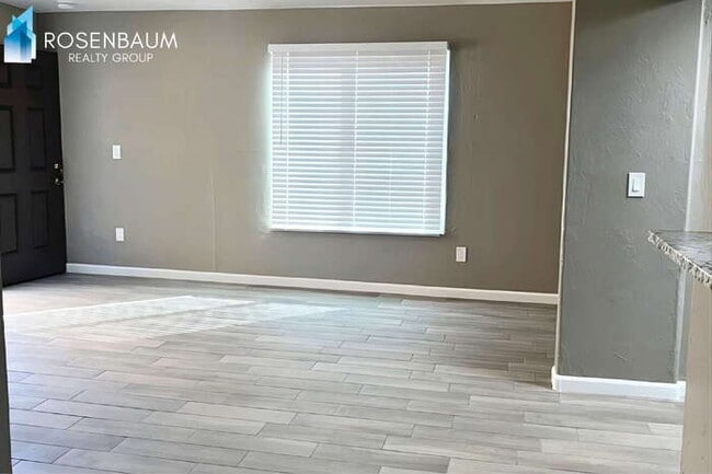 Photo - 2145 N Bell Ave