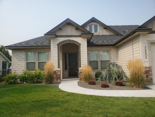 Building Photo - Beautiful Kuna home