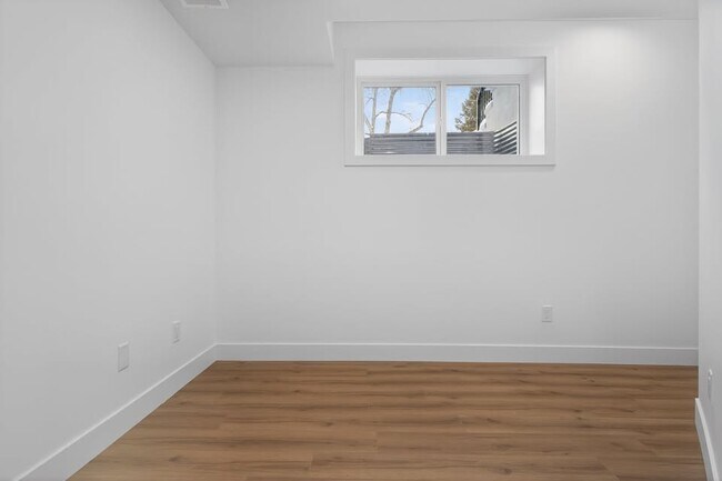 Photo - 4603-4621 21 Ave NW Unit BSMT 1