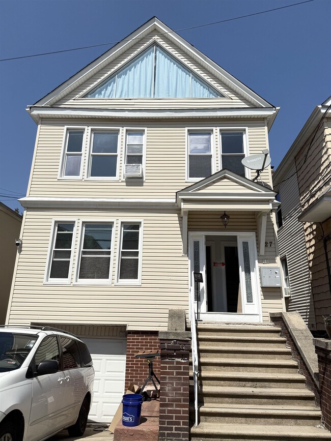 Building Photo - 27 Washington Pkwy Unit 2 Rental