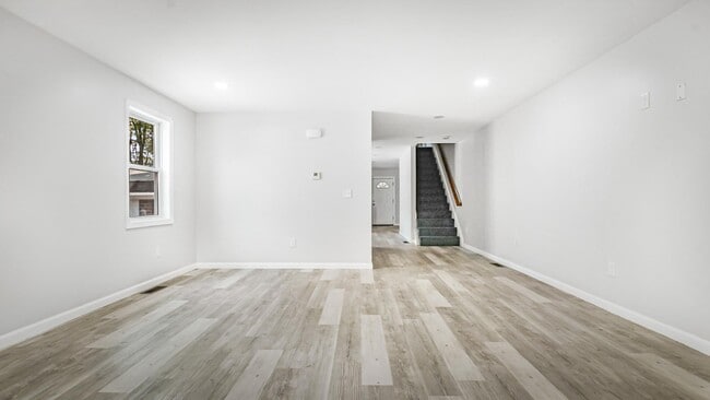 Photo - 29 Willard Ave