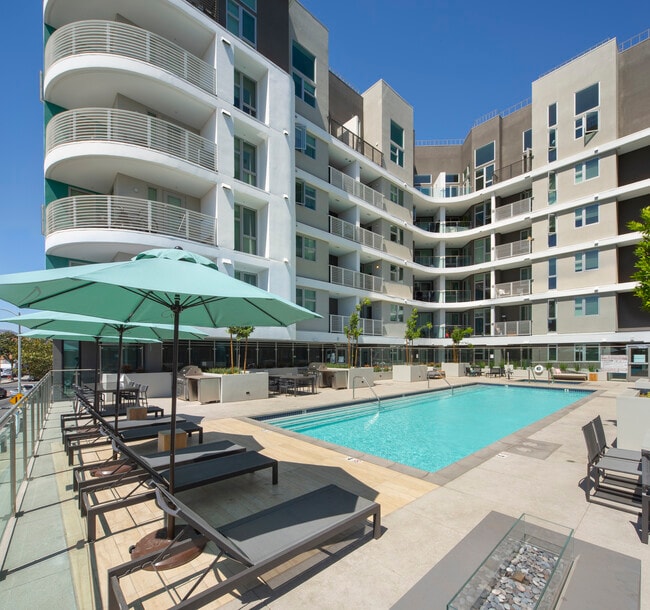 Photo - Nova Apartments on Wilshire