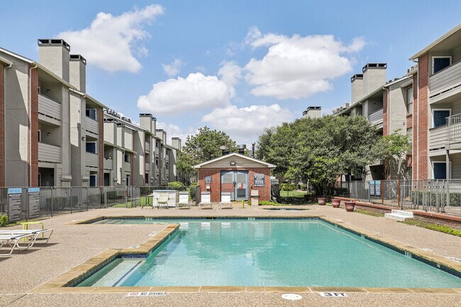 Claro Court Apartments