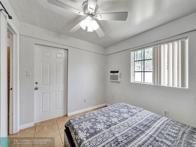 Photo - 2640 NE 10th Ave Apartment