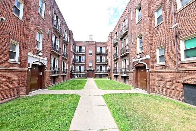 Photo - 6100 Eberhart