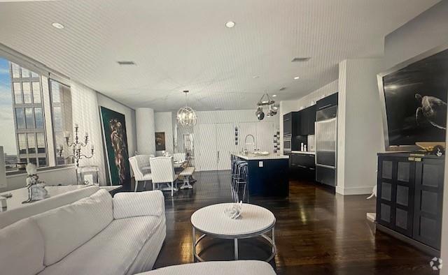 Building Photo - 2200 Victory Ave Unit 805 Rental