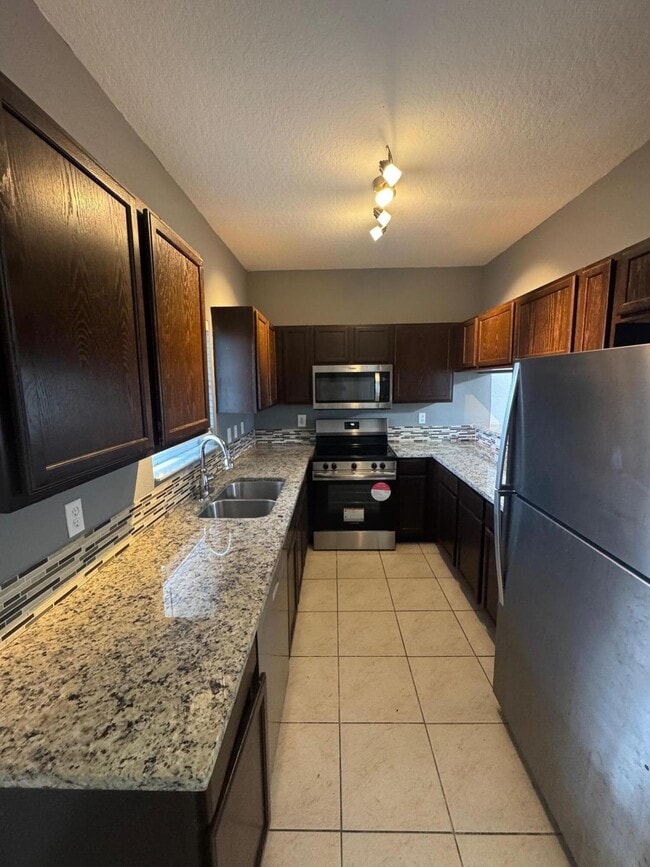 Building Photo - 1109 Colonial Palms Way Rental