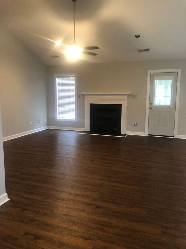 Photo - 2038 Bridgewood Rd