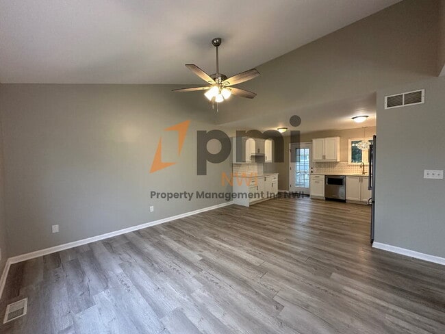 Photo - 219 Sandalwood Dr