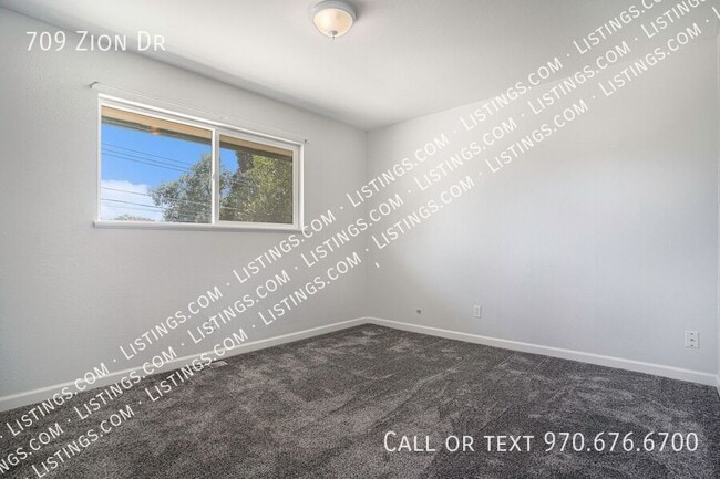 Photo - 709 Zion Dr