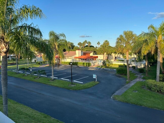 Photo - 2540 Boundbrook Blvd Unit 205