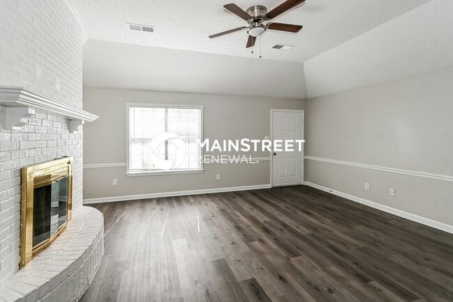 3 Bedroom Pet-Friendly Home in Olive Branch, MS with Main Street Renewal