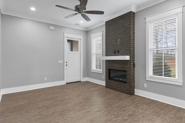 1713 Double Oak Trl