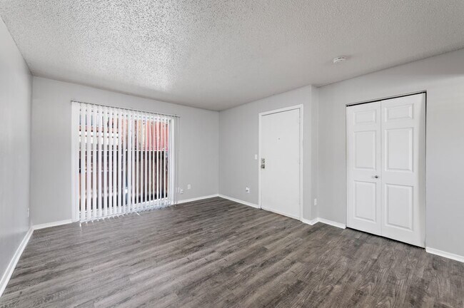 Photo - Baltimore Plaza