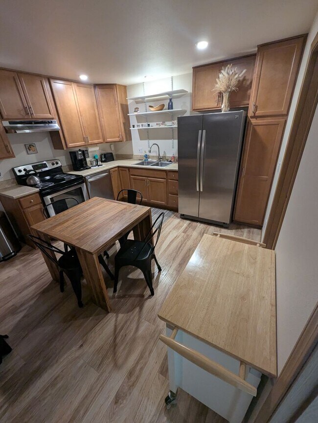 Photo - 4272 Maya Way Unit B