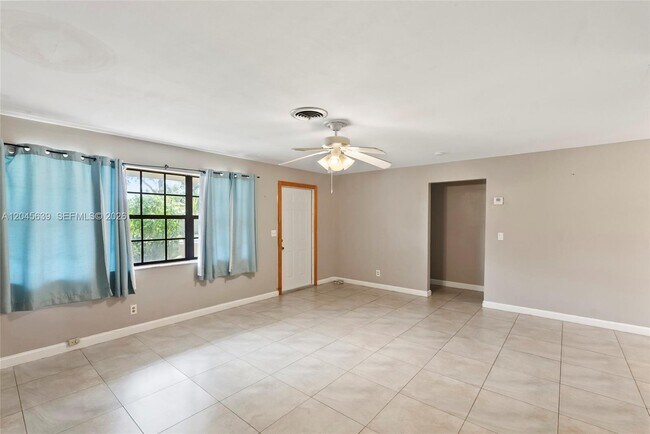 Photo - 5081 SW 95th Ave