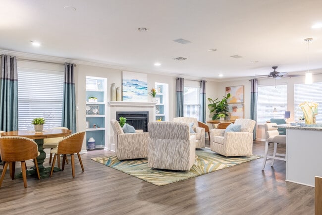 Leasing Office - Pickwick Flats