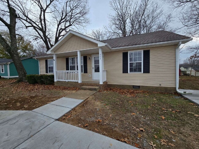 Photo - 308 Cunningham Ln