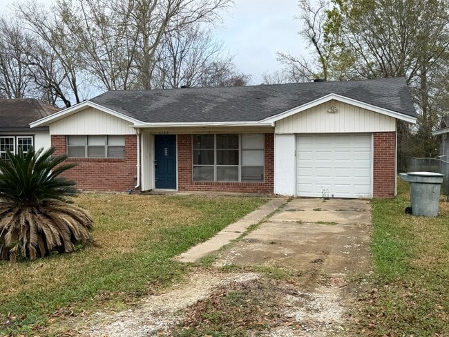 Building Photo - Cozy 3 Bedroom, 1 Bathroom Home!