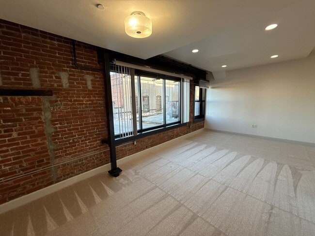 Photo - 160 Liberty St NE Unit 203