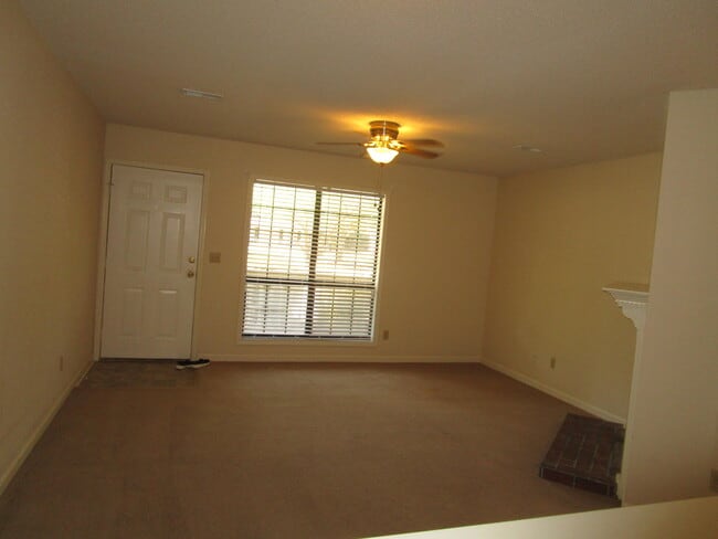 Photo - 655 Archdale Dr