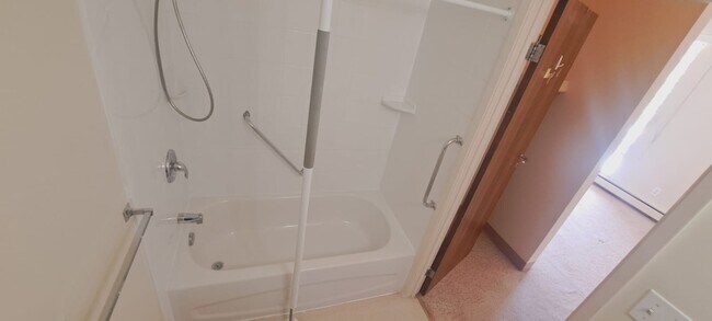 Photo - 13516-102 102 St NW Unit 307