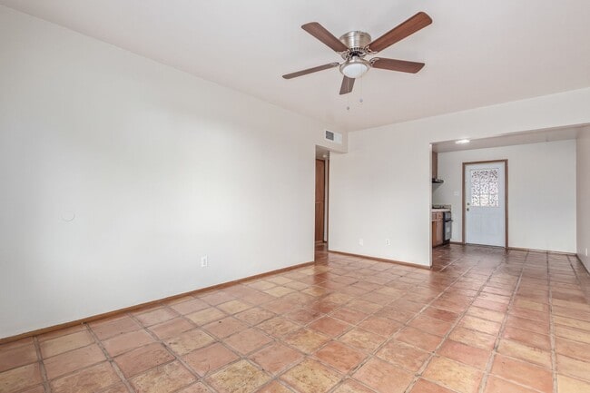 Photo - 7153 N 57th Dr Unit 3